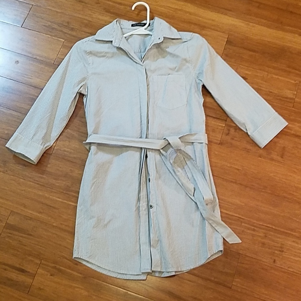The limited Belted Button Up Blue Tunic size xs